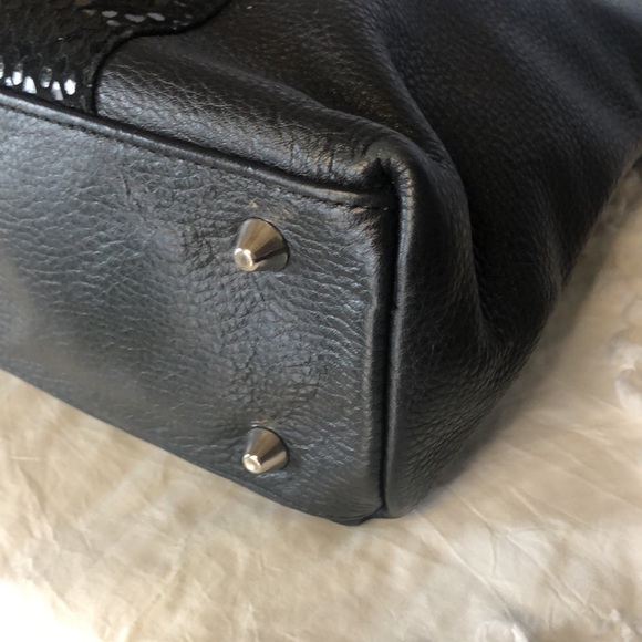 STONE & COMPANY black leather snakeskin print shoulder bag. Silver hardware. - Picture 9 of 14